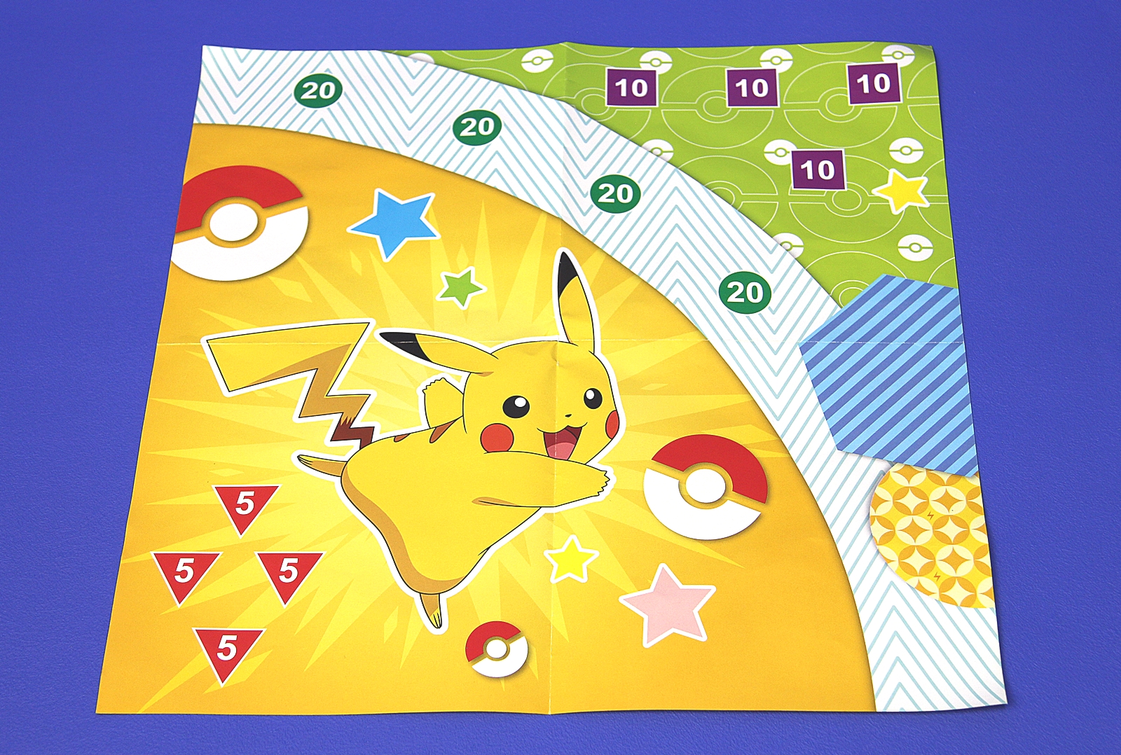 シートは表面と裏面で、2種類のパターンを楽しめる