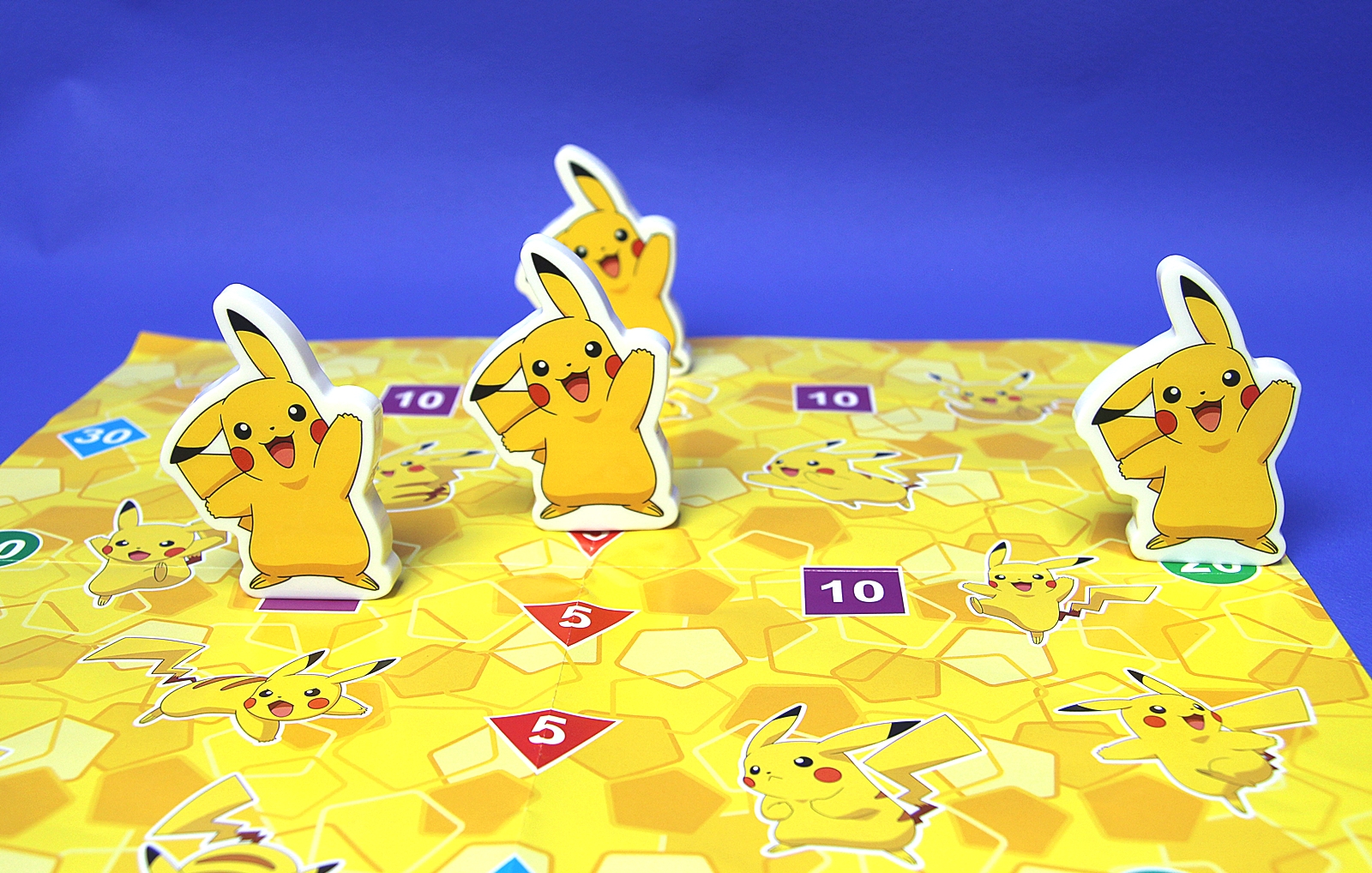 配置は自由。4つのコマを全て選べたら準備完了となる