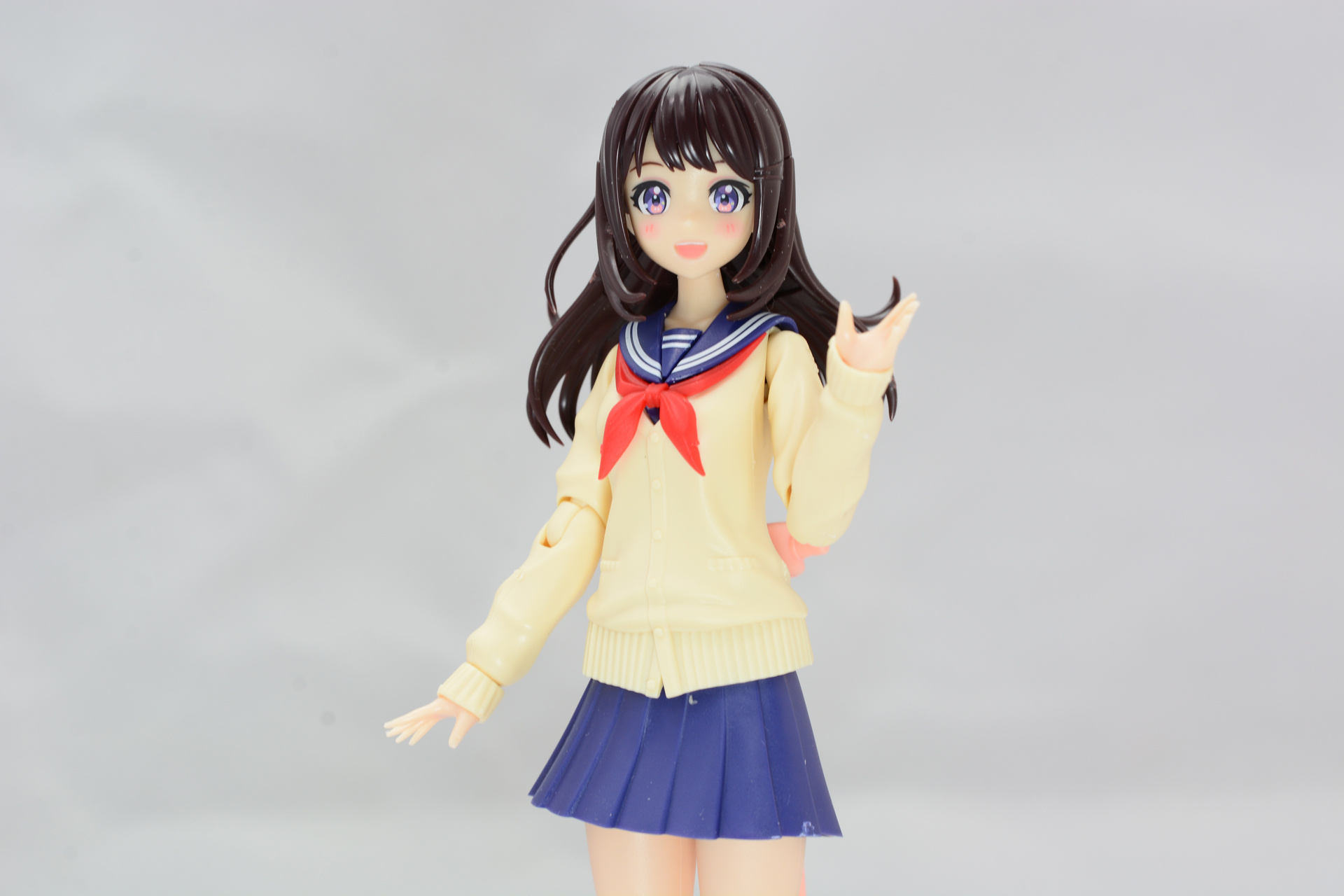 髪型と表情ちょっとしたポーズで雰囲気が大きく変わる。手首もこだわりたいところ