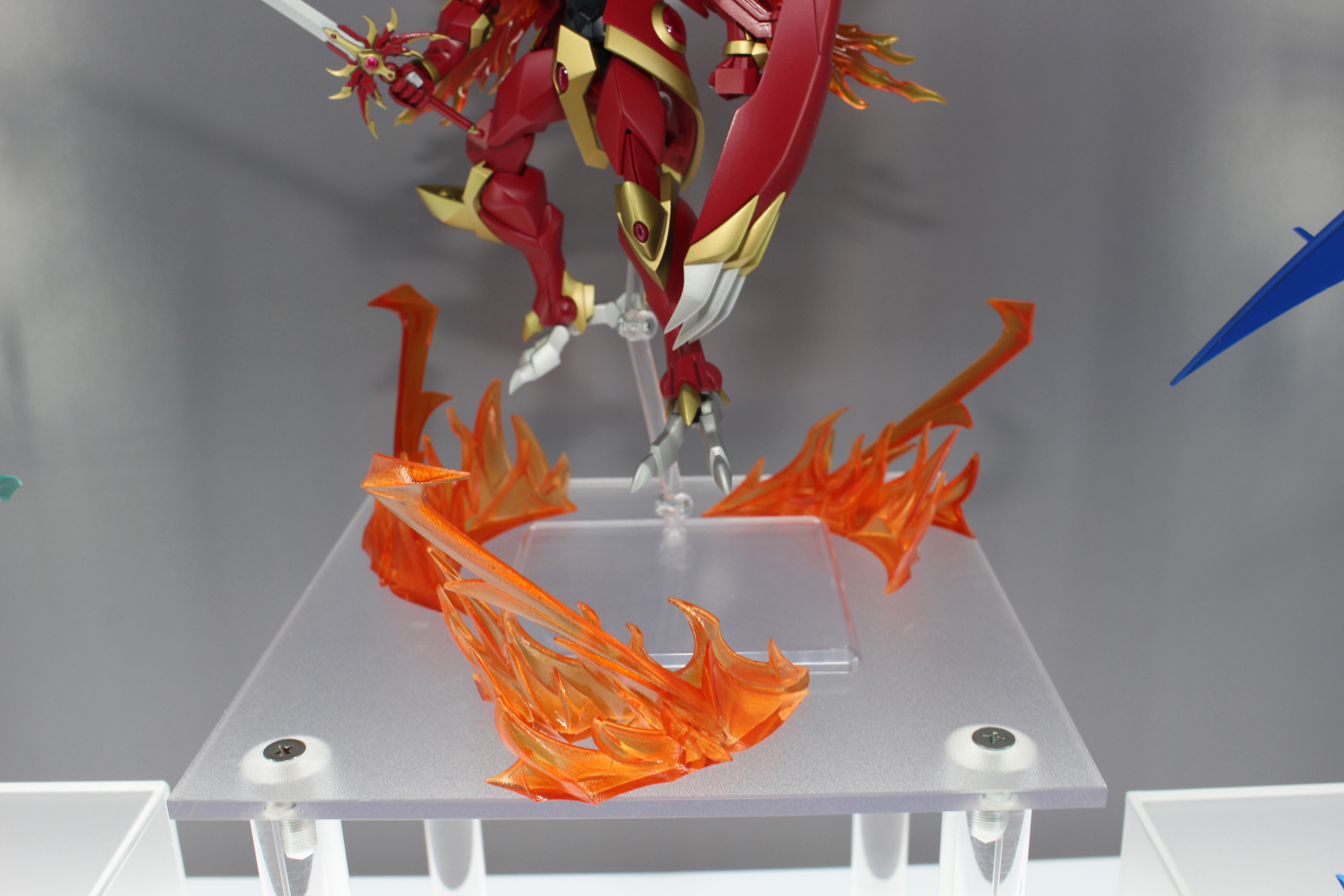 それぞれの足元にあるエフェクトは別売りのアイテムとして企画中
