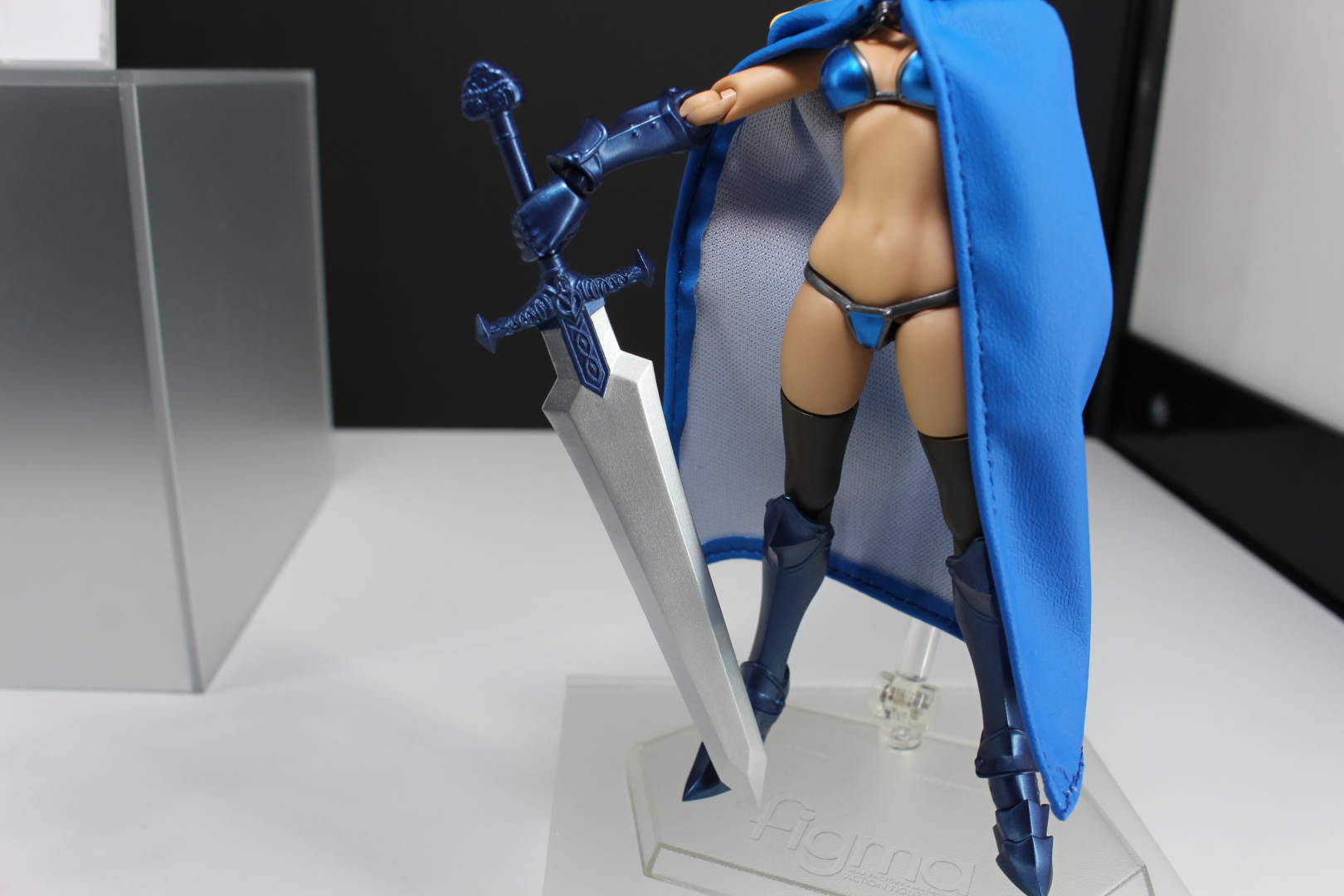 武器は大型の剣。他のキャラクターに持たせるのも楽しそうだ