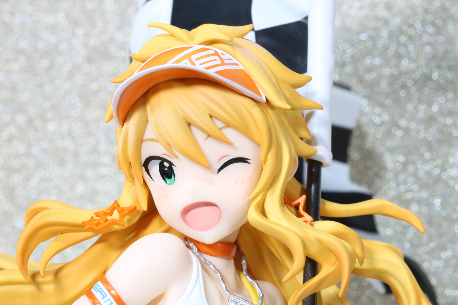 人を惹きつけるウィンクやちょっと肩の入った感じが美希らしい
