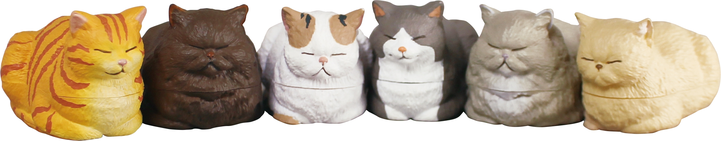 集めて飾ると、まるで猫の集会のよう！