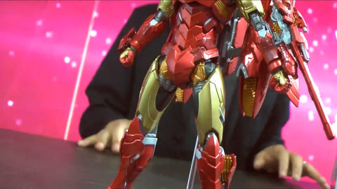 清水栄一デザインのスーツでヒーローが戦うマーベル新作「TECH-ON