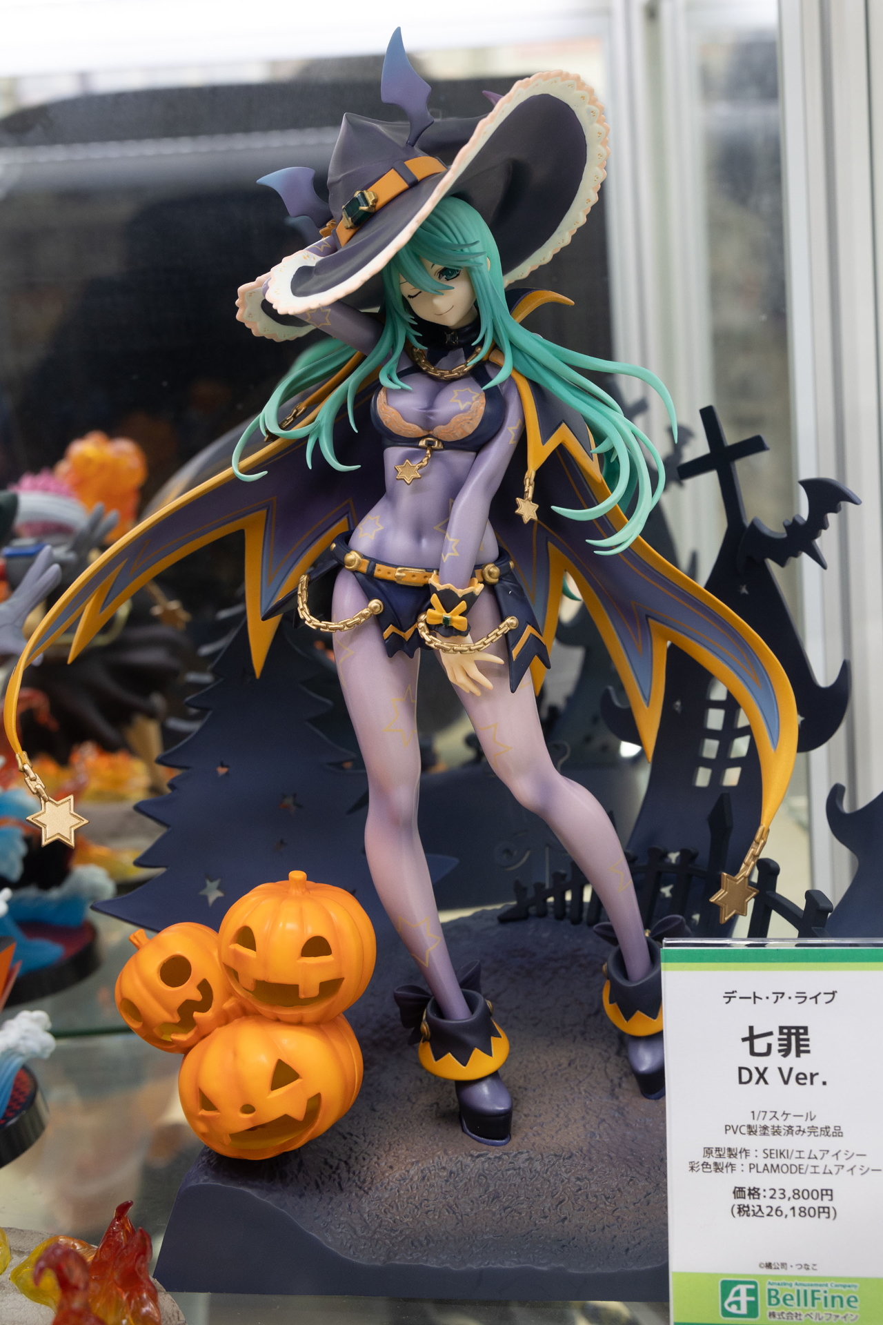 全高は台座部分を含めて、約310mmだ。ちなみに通常版は全高約290mmとなっている