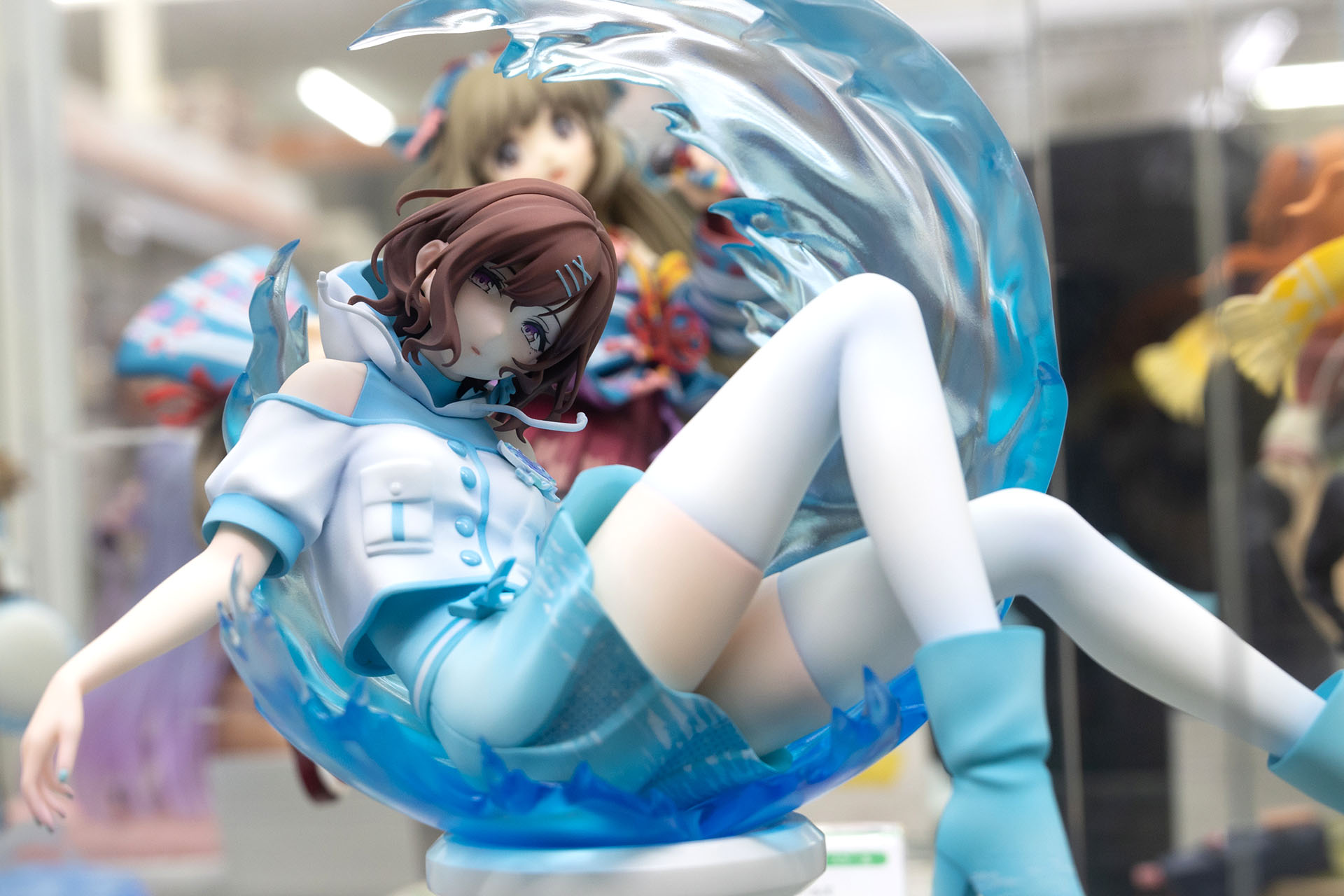 そのまま水の中に浮かべたくなるような浮遊感だ。全体的なバランスもよく、いろいろな角度から見たくなる