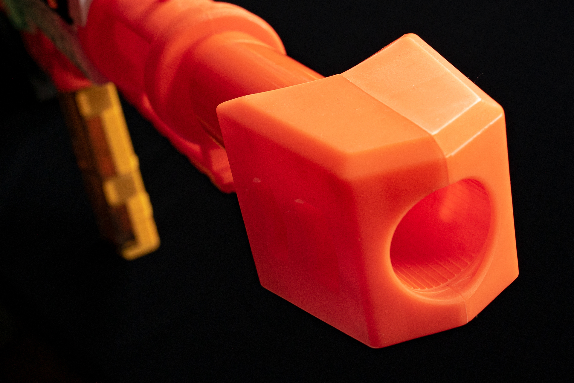 大型のマズルブレーキがファラオのパワーを象徴しているかのようだ