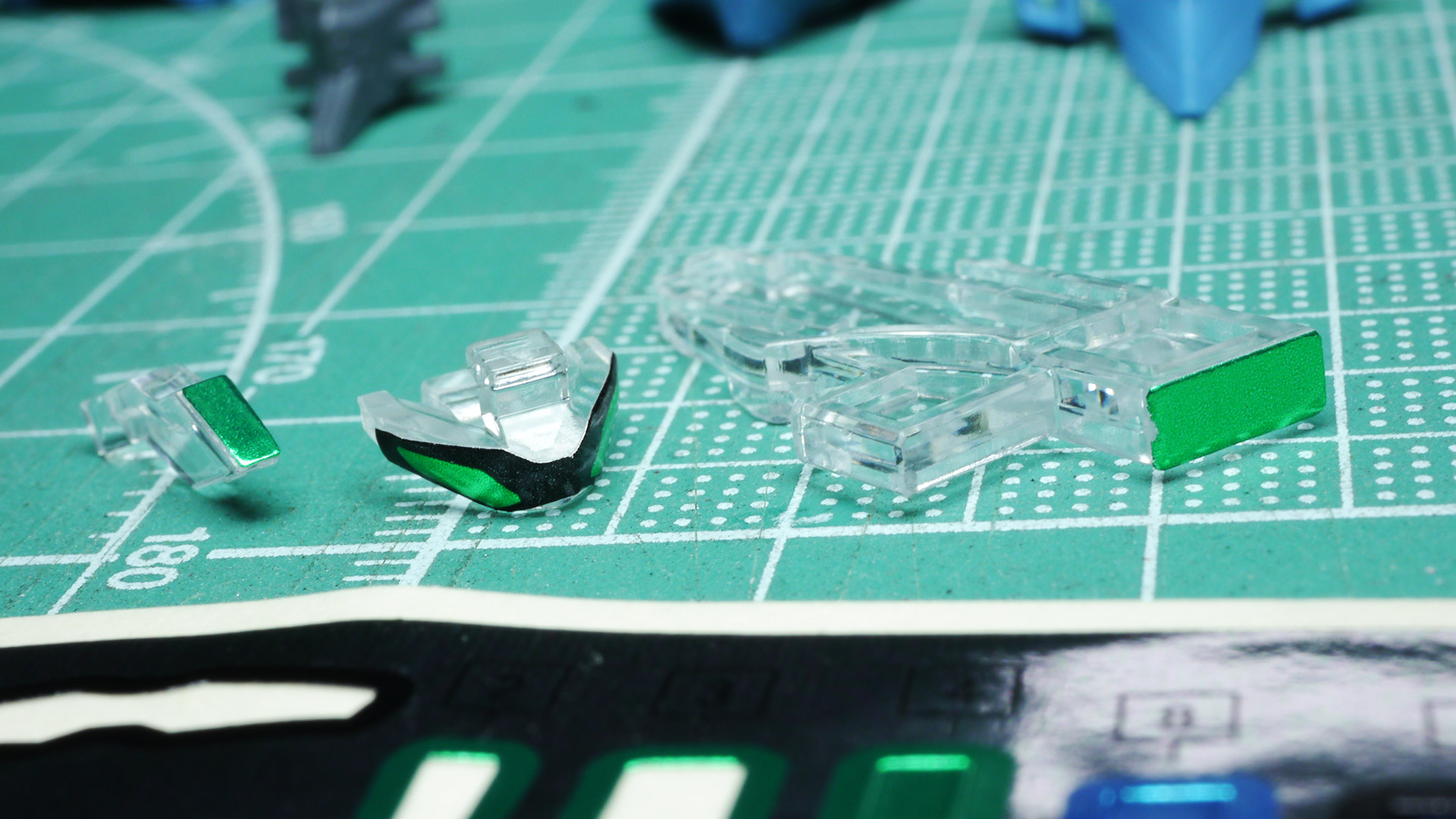 ロッド状になっているアンテナはランナー的にもう一組分あって、折れたとしても交換することもできます。こういった損傷しやすいパーツは複数用意されていると助かりますね