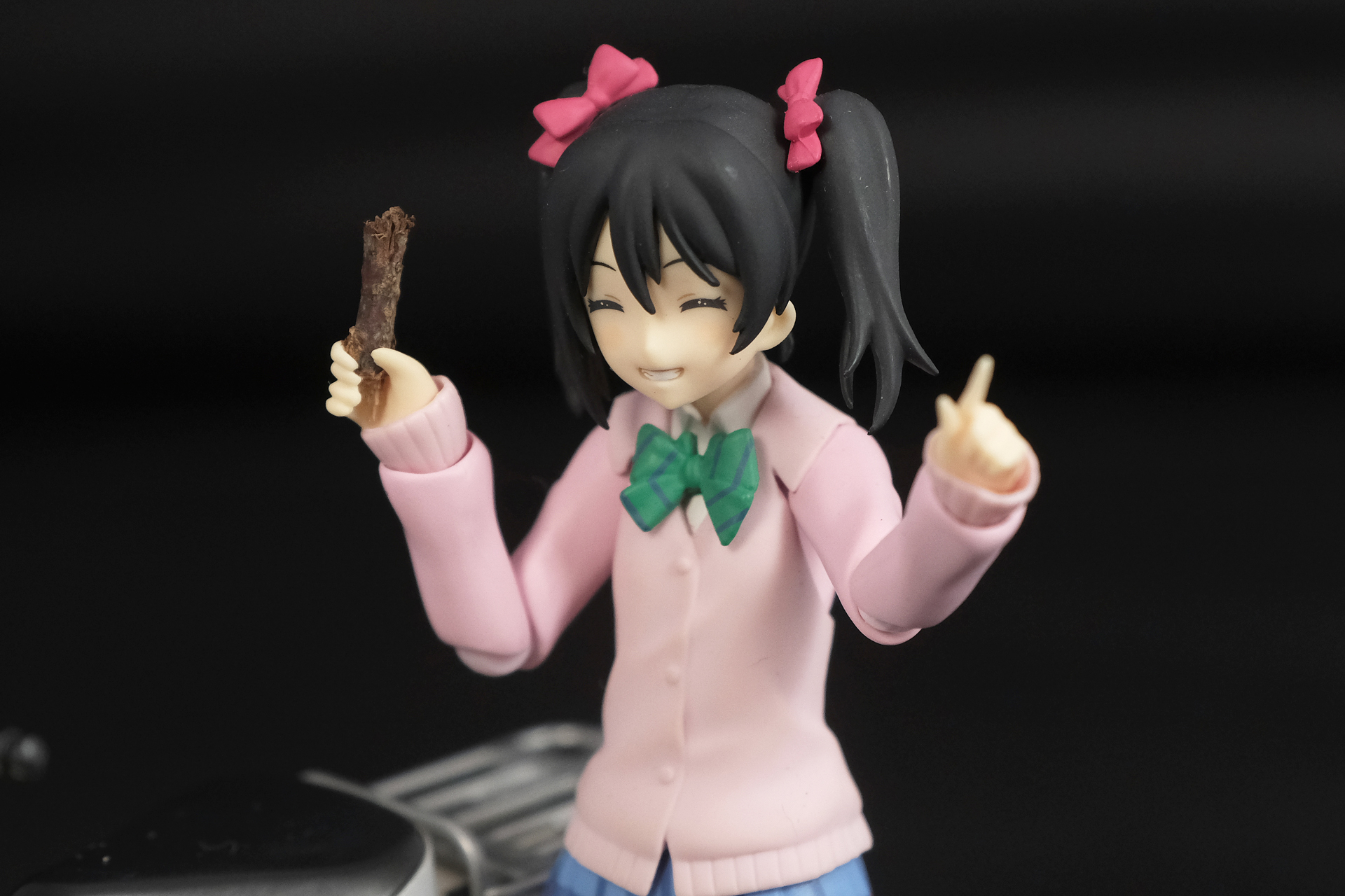 「こんな事もあろうかと…テレレテッテレー♪良い感じの棒～！」