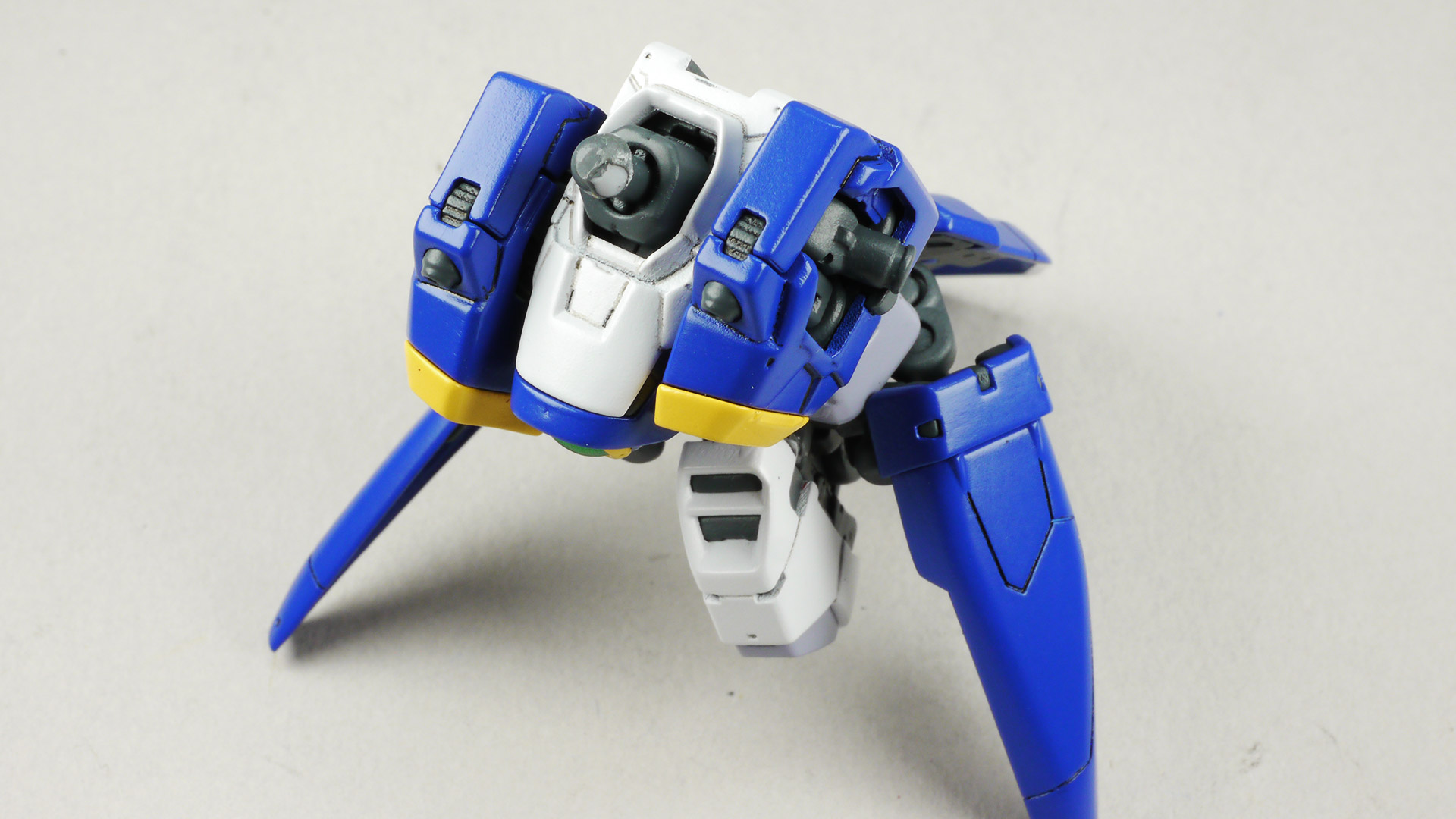 前へスライドさせることもできます