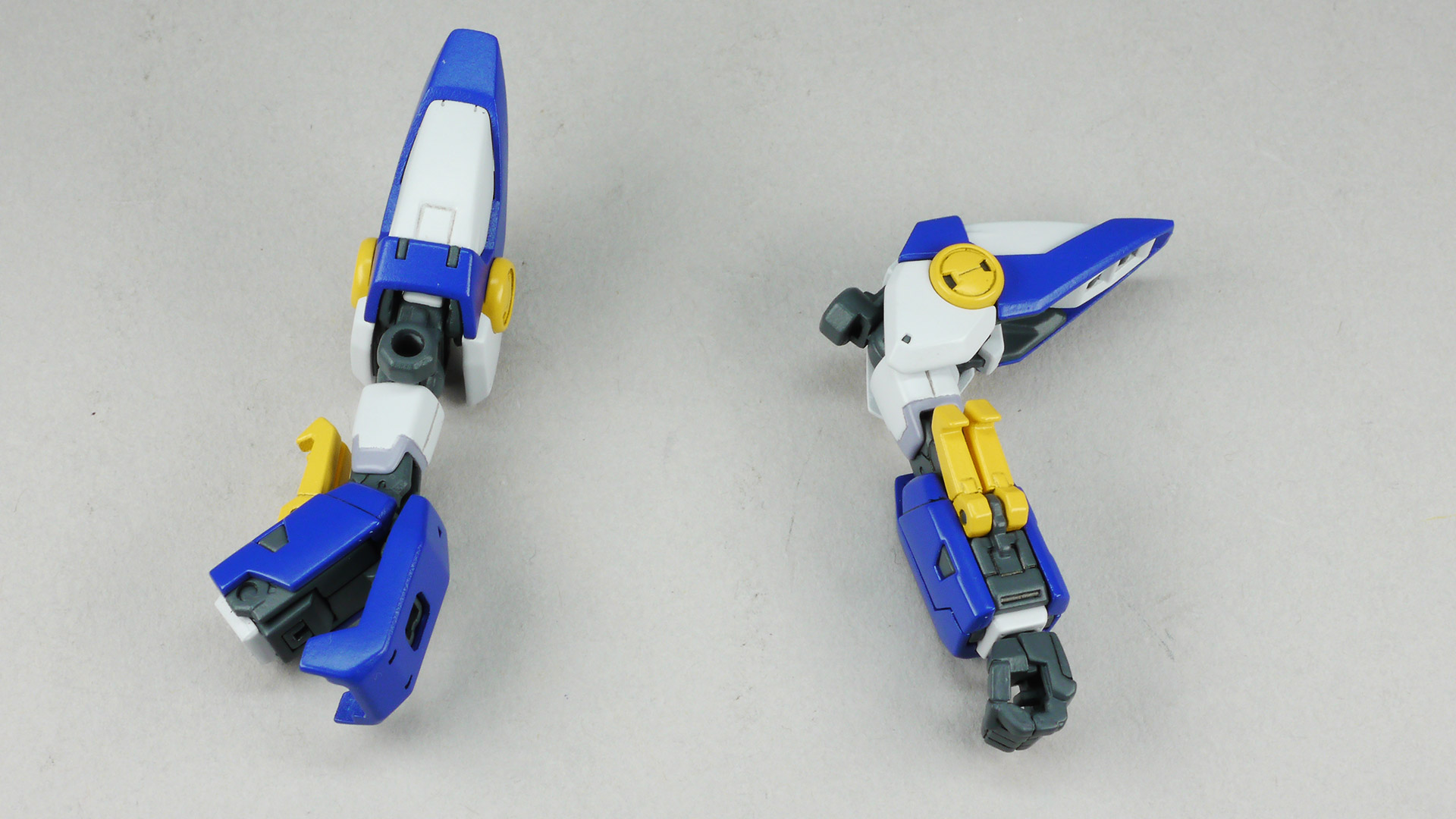 さすがRG！と唸らせてくれる前腕部の変形に驚きます。