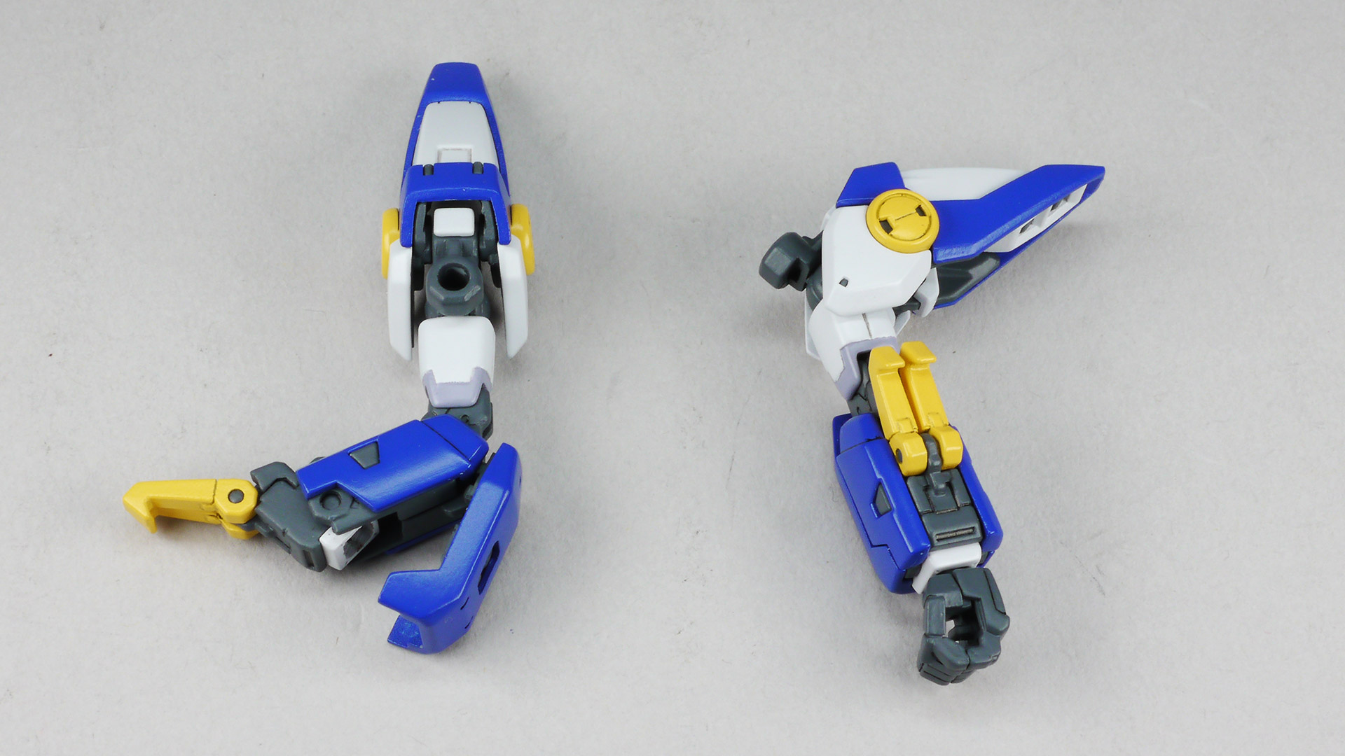 さすがRG！と唸らせてくれる前腕部の変形に驚きます。