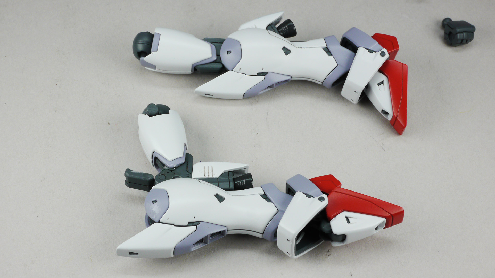 パキッと音がするくらいちょっと力を込めてユニットごとぐいっと引き出します。大腿部と脛部の密着度が高まっていい感じです