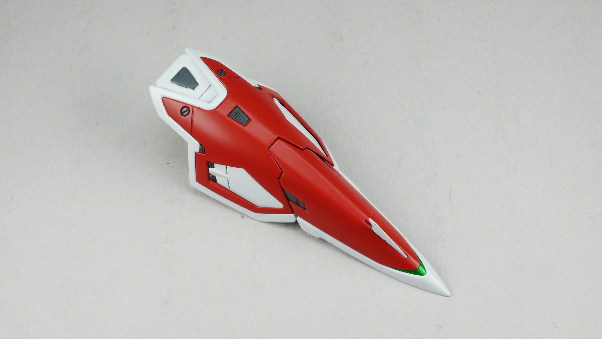 連動ギミックが楽しい！折り曲げ機構が新バード形態での“鳥”をさらに印象付ける頭部／クチバシのイメージを作りあげてくれます