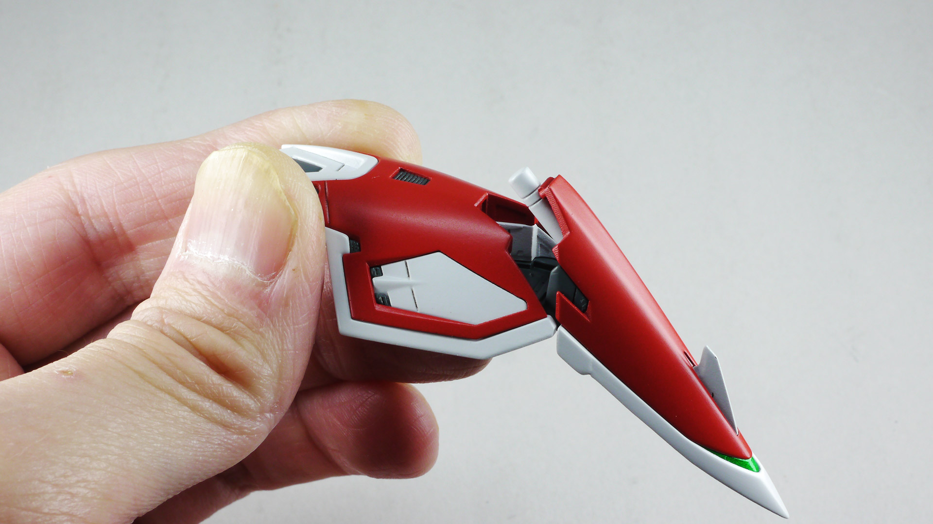 連動ギミックが楽しい！折り曲げ機構が新バード形態での“鳥”をさらに印象付ける頭部／クチバシのイメージを作りあげてくれます