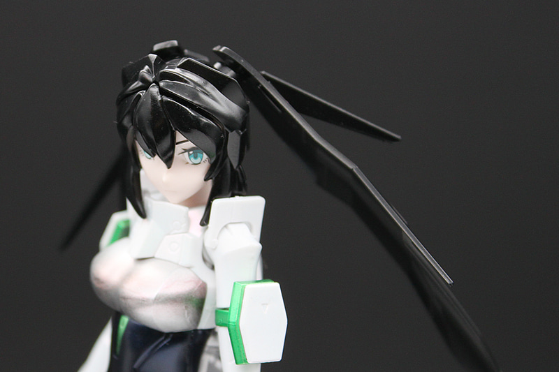 前髪。黒を塗っただけですが、きれいになっていると思います