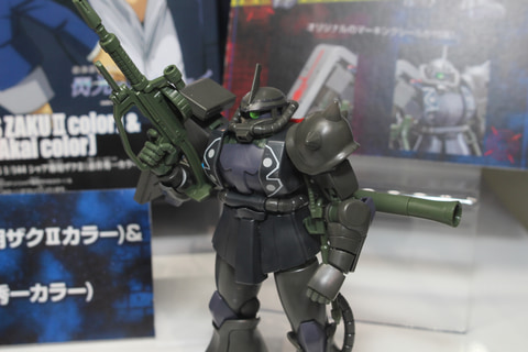 名探偵コナン✖️機動戦士ガンダム　プラモデル Amazon | ENTRY GRADE 江戸川コナン(シャア専用ザクIIカラー