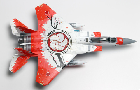 プラッツ、デカールで機体のデザインを再現できる「1/72 F-15J