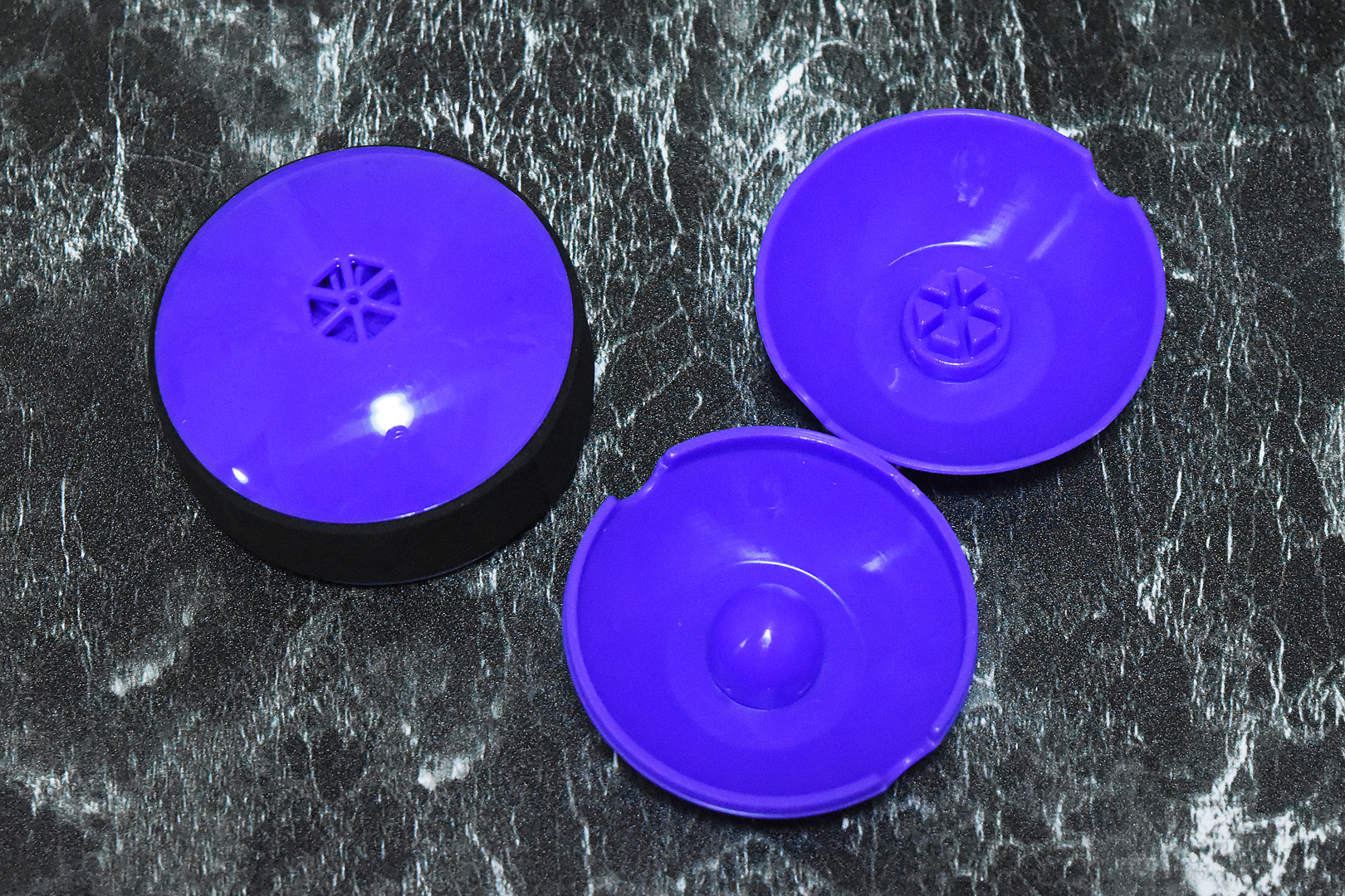 グリップの形状はそれぞれ異なるが、どちらも悪くないフィット感だ