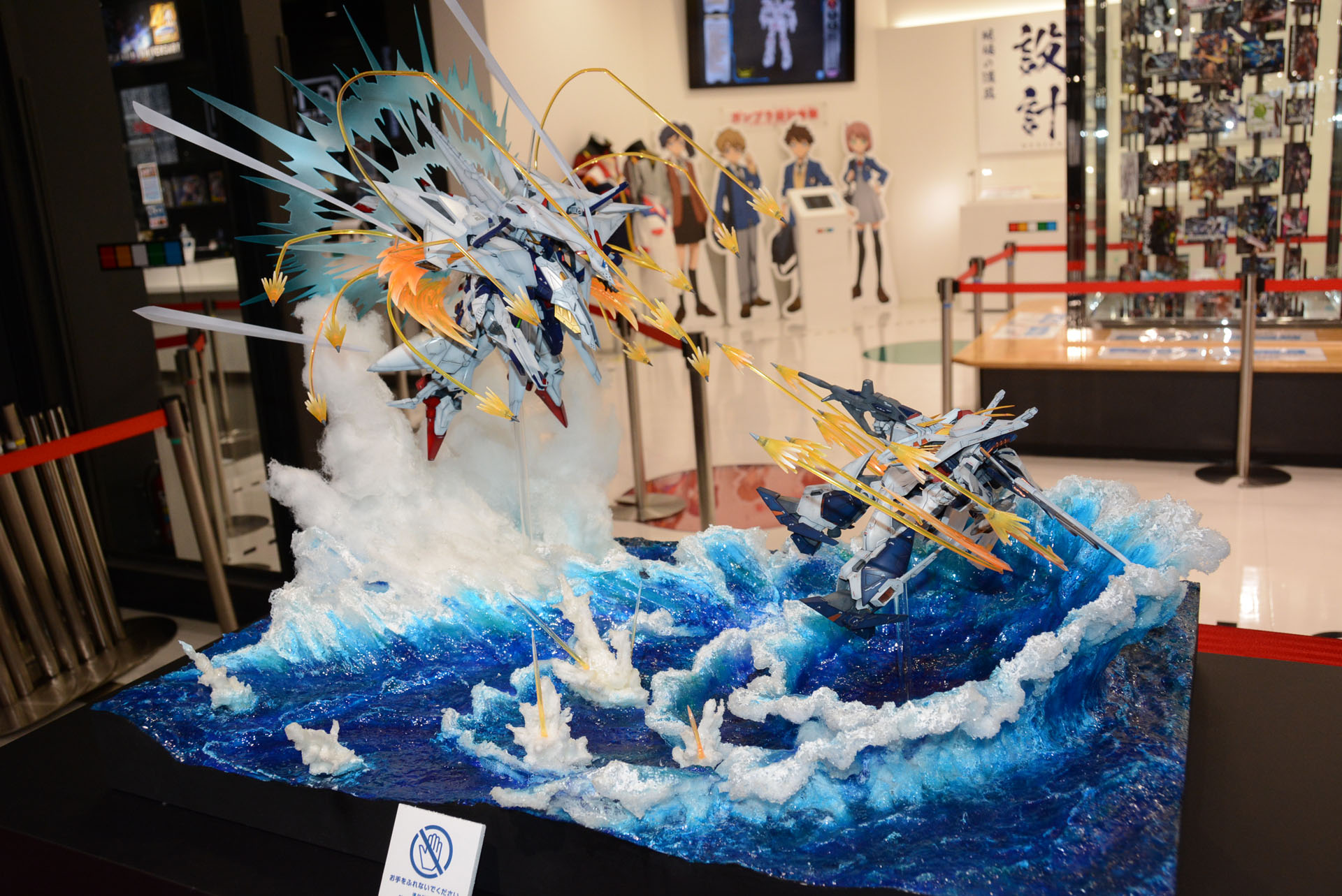 「THE GUNDAM BASE TOKYO」で展示されている、「機動戦士ガンダム 閃光のハサウェイ」関連コーナー。大迫力のジオラマは必見だ