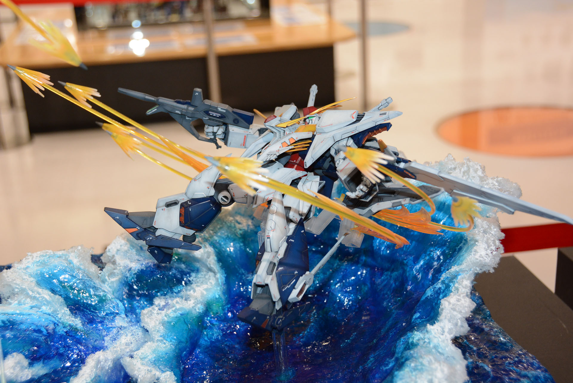 「THE GUNDAM BASE TOKYO」で展示されている、「機動戦士ガンダム 閃光のハサウェイ」関連コーナー。大迫力のジオラマは必見だ
