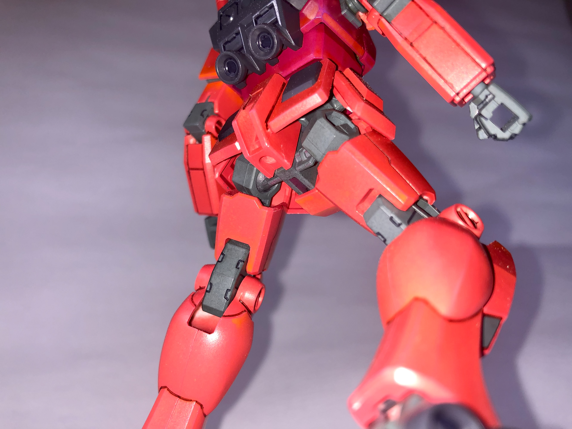 各部の拡大写真。光沢とつや消しのコントラストがカッコイイですね。