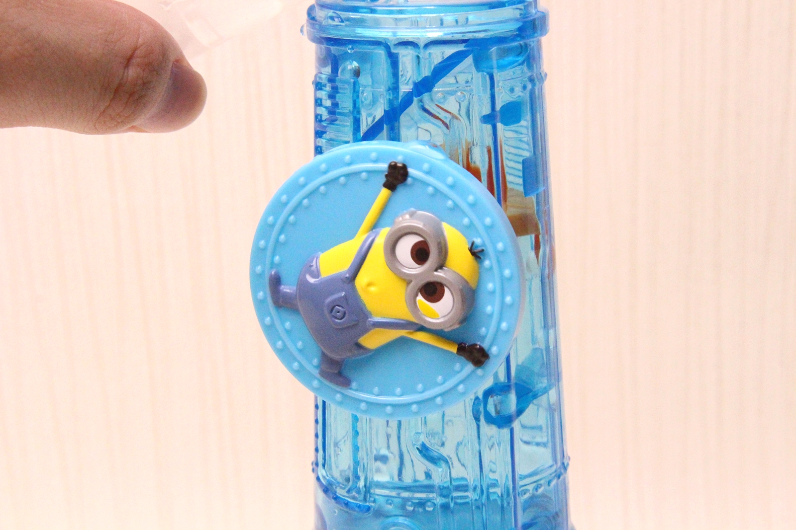ケビンが勢い良く回転する