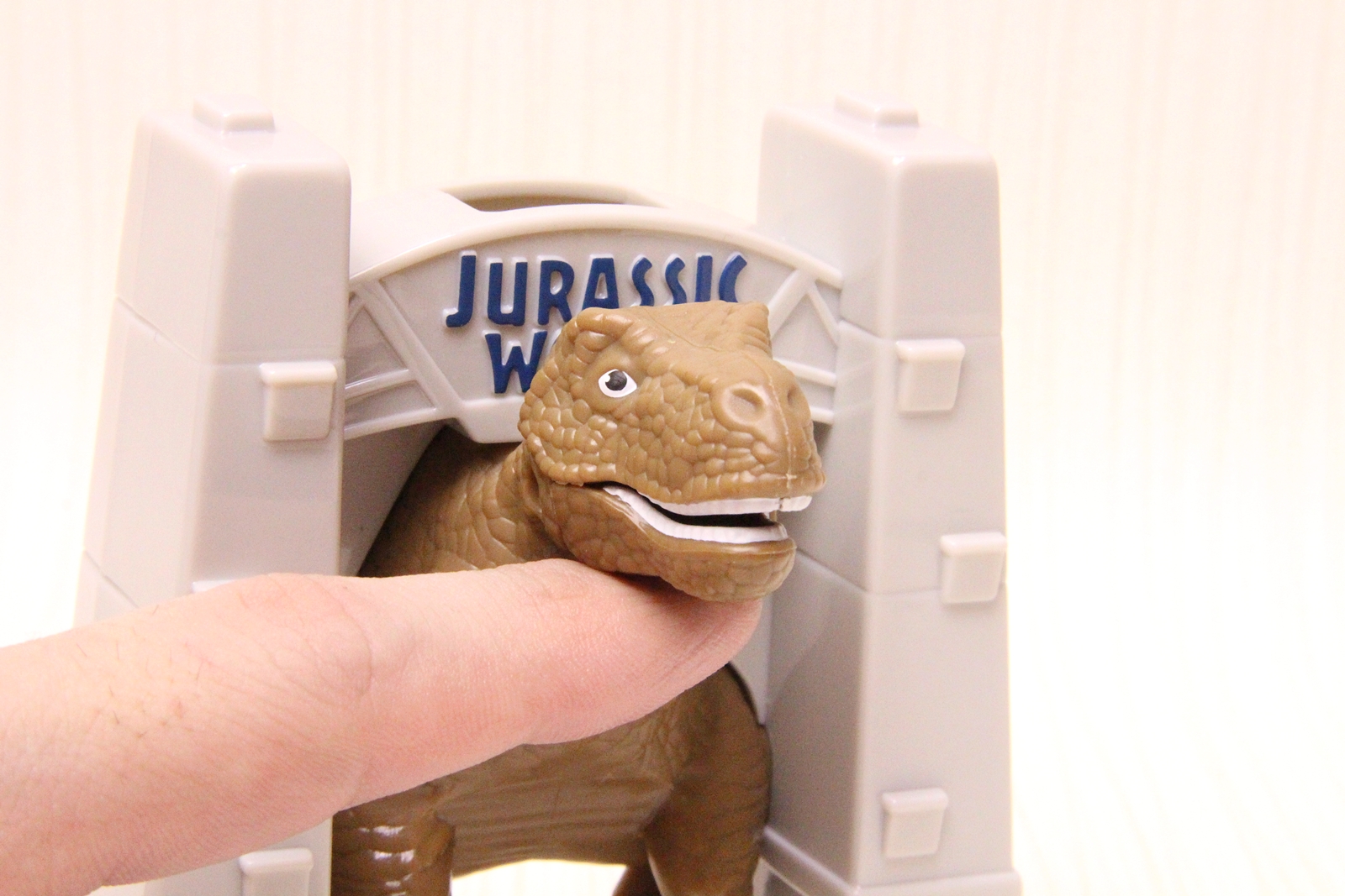 アゴが動く