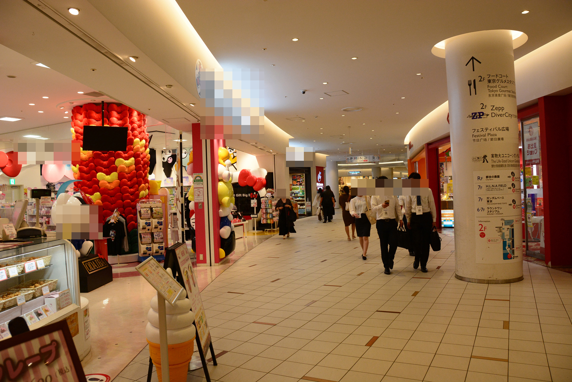 前半の謎はダイバーシティ2階とユニコーンガンダム周辺に隠されている。店舗を回ったり、食事をするのも楽しい