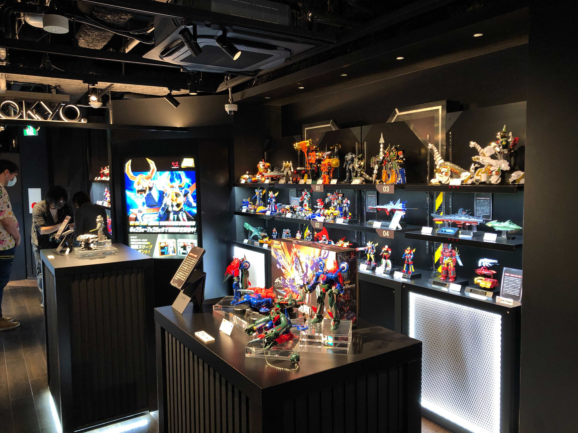 これまでの超合金魂を展示。1商品を複数展示しているものもあり、そのボリュームは圧倒的だ