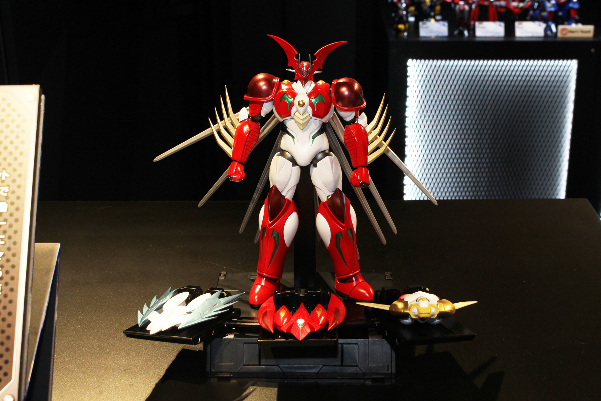 発表されたばかりの「GX-98 ゲッターD2」（プレミアムバンダイ限定/12月発送予定）と「GX-99 ゲッターアーク」（一般店頭発売/11月発売予定）もここで見られる
