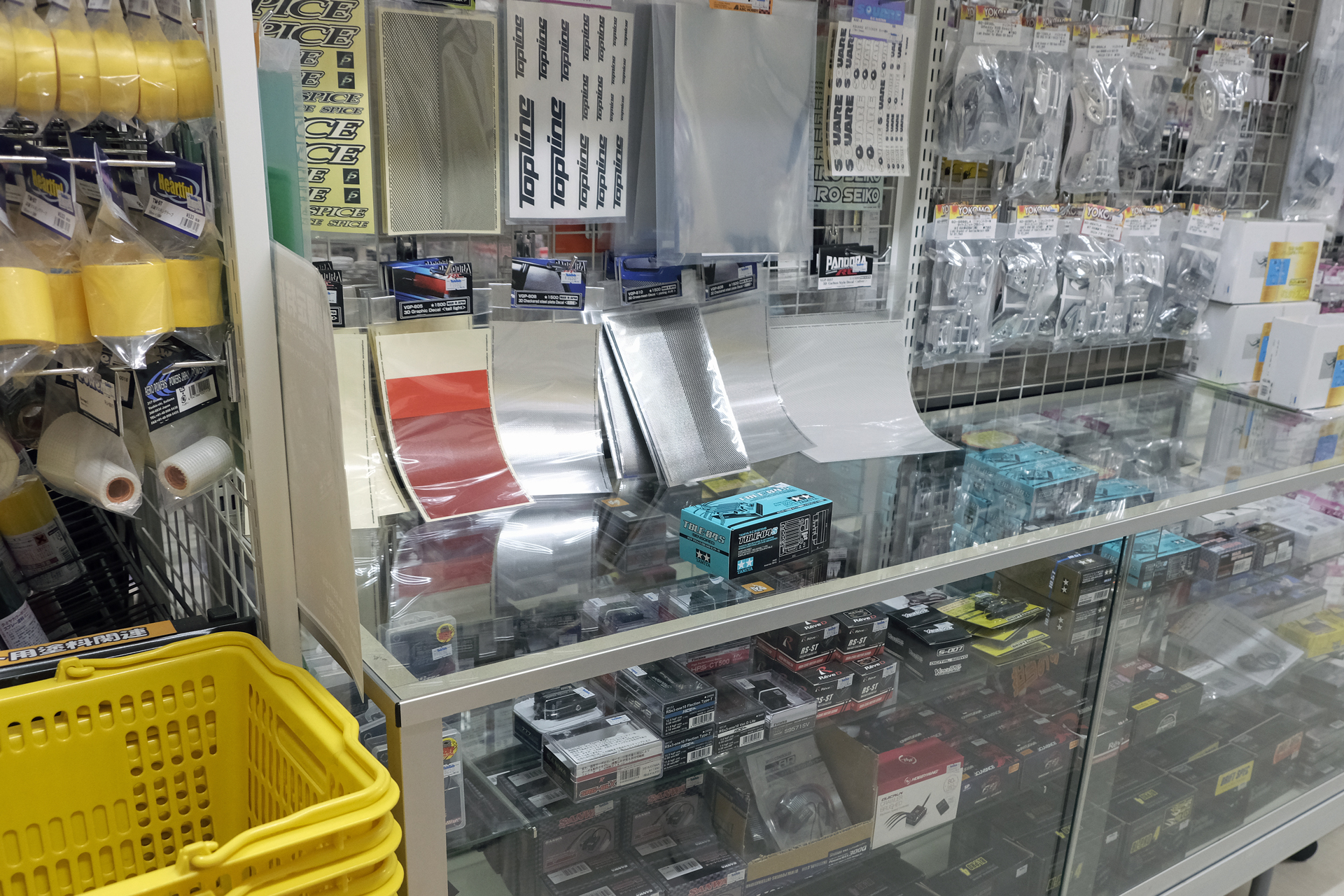 4月発売の人気パーツ「タミヤRCシステム No.69タミヤ ブラシレス エレクトロニック スピードコントローラー 04S センサー付」も豊富に在庫されていた