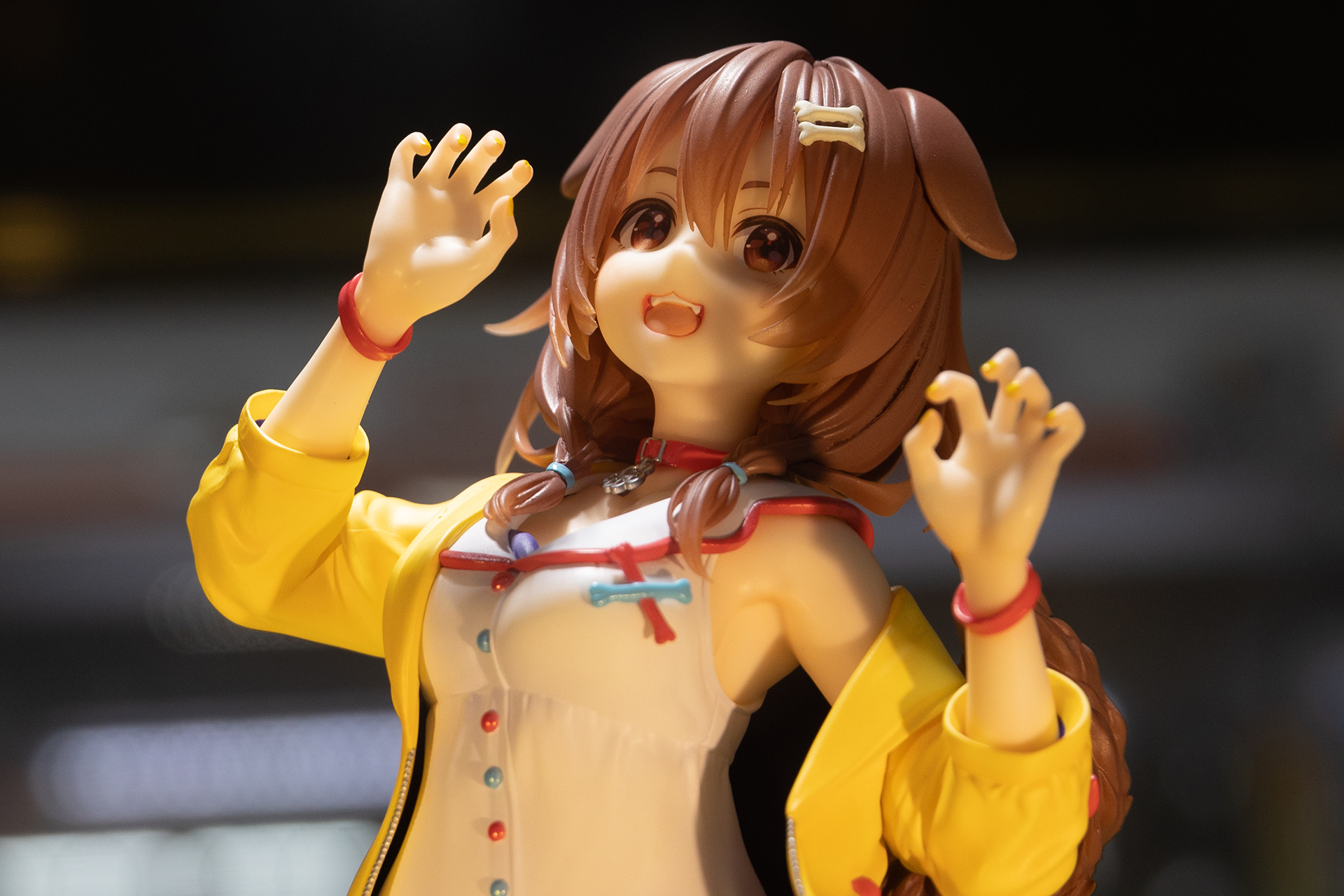 やや下側から見上げたところ。また異なる印象に見えるのは面白い