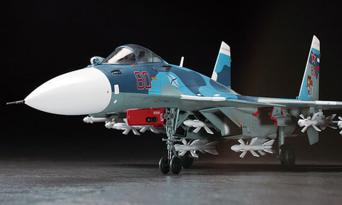 SU-33 フランカーD 豊富なウェポンパーツが付属。プラモデル「Su-33 フランカー D