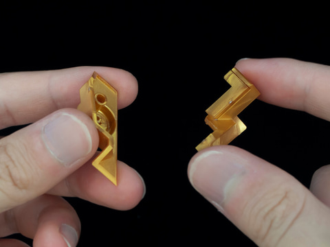 遊戯王 千年パズル がプラモデルに 驚きのマニュアルなし 武藤遊戯になりきれるギミック満載 Hobby Watch