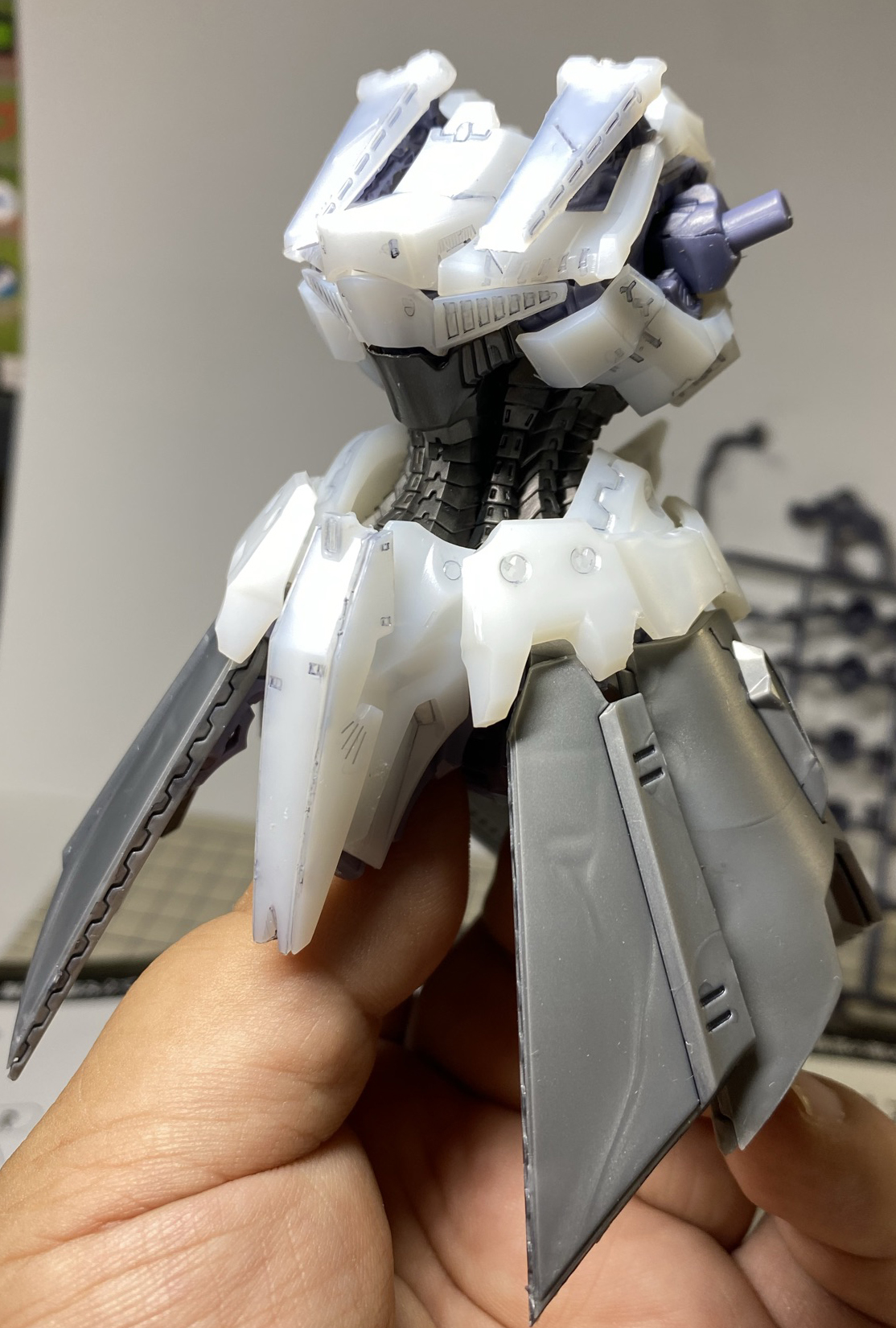 取り付けることで、甲冑の雰囲気が強く出てきた