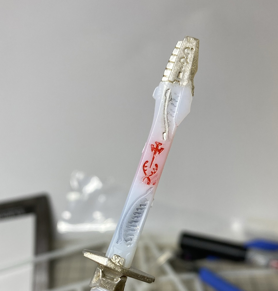 赤い塗装のところ、にじんでしまったものの、血の十字架もちゃんと判別できる