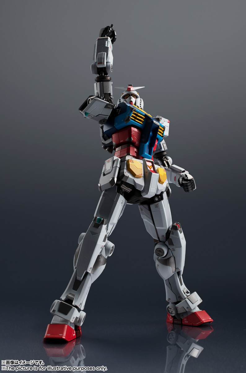 「動く実物大ガンダム」を“超合金”で表現した重量感と質感に優れたアイテムだ