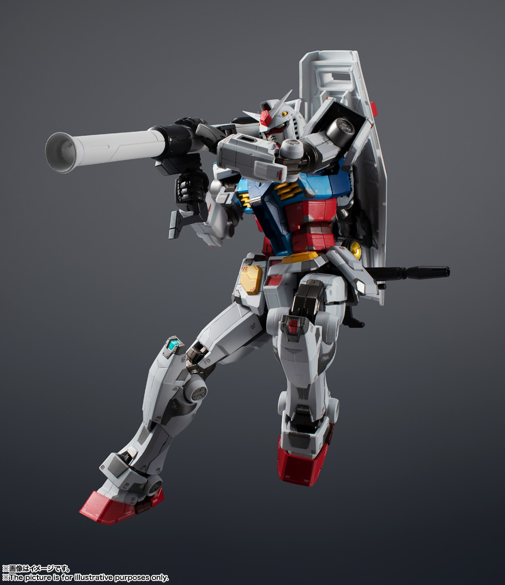 「動く実物大ガンダム」を“超合金”で表現した重量感と質感に優れたアイテムだ