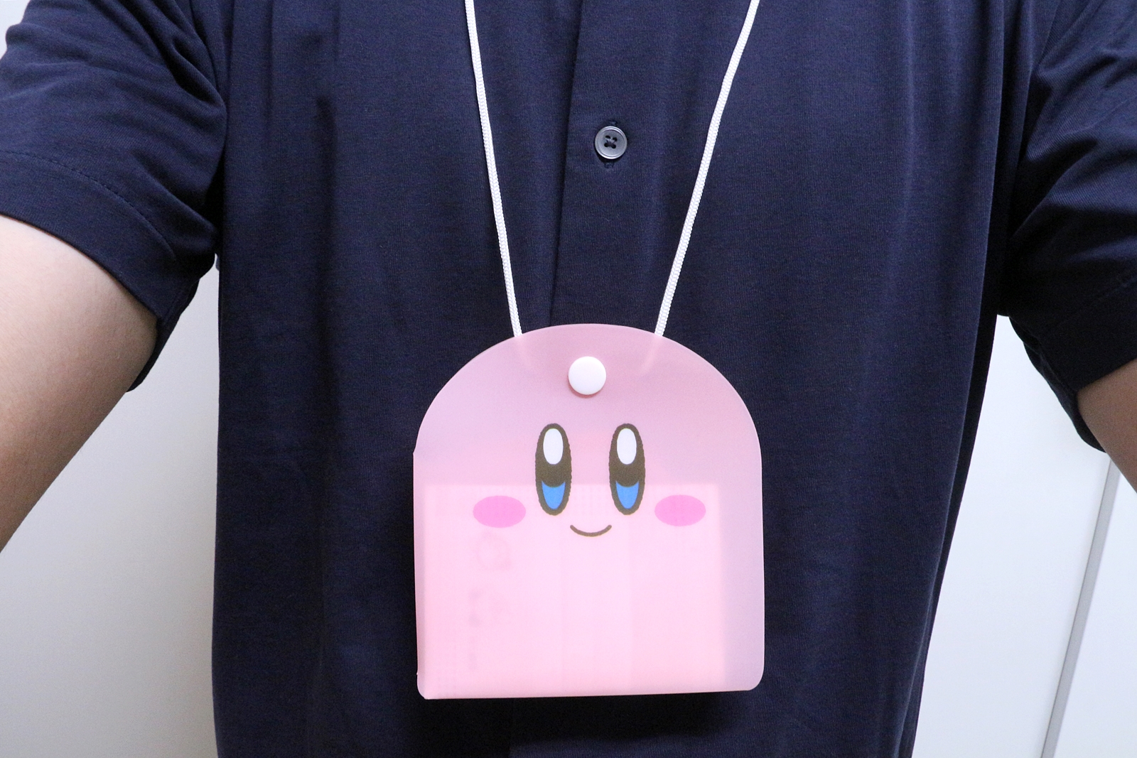 首にかけてみるとこんな感じに