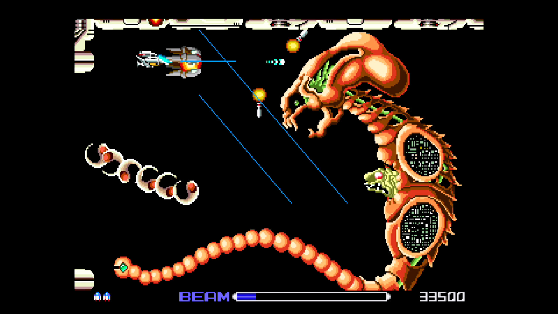 こちらは初代「R-TYPE」（PCエンジン版）。ゲームのパッケージにも描かれた大きいキャラは、1面のラストに登場するボス「ドブケラドプス」。