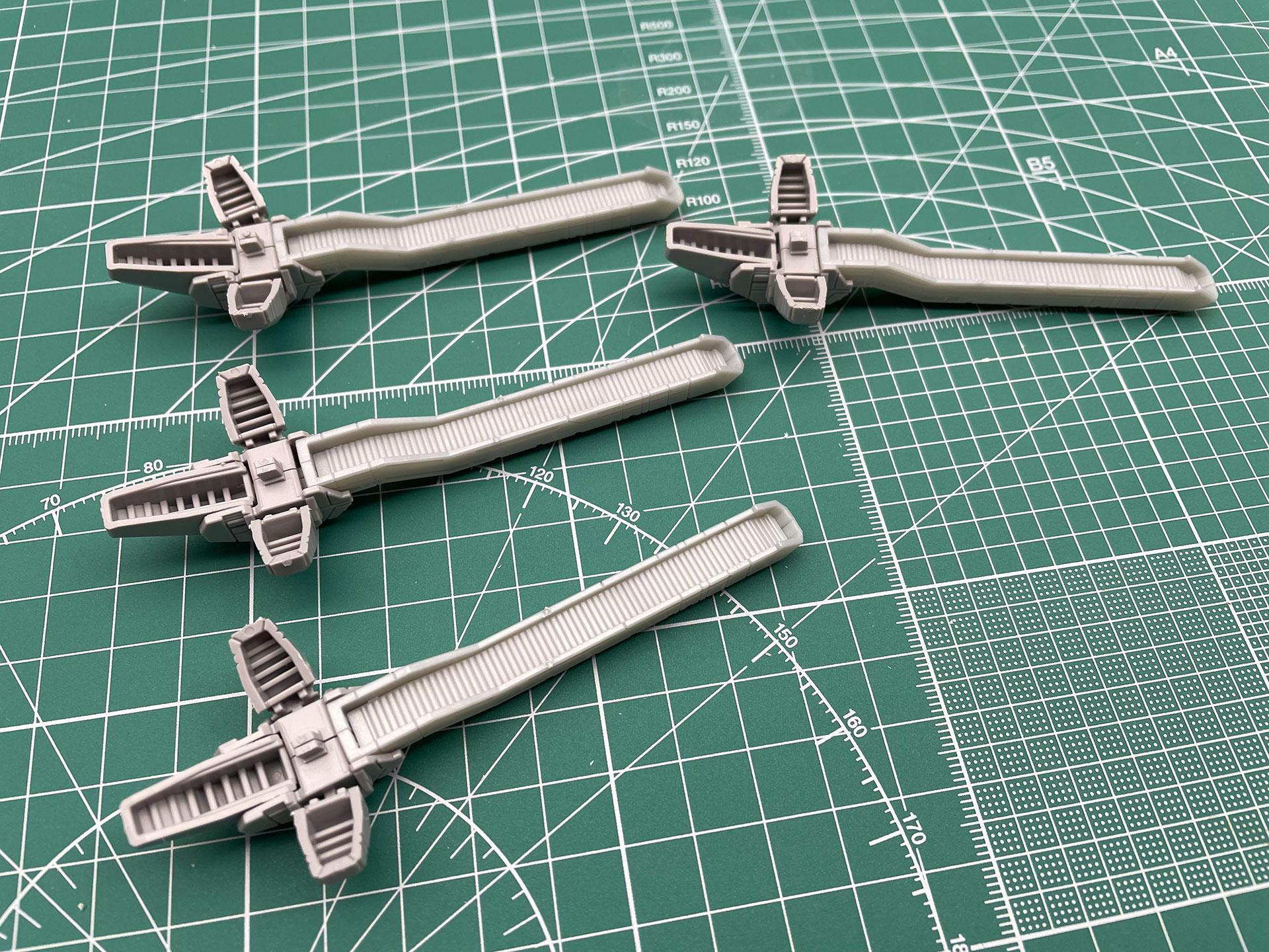 4本とも同じ手順で作ることができるので、順番に完成させていきましょう。