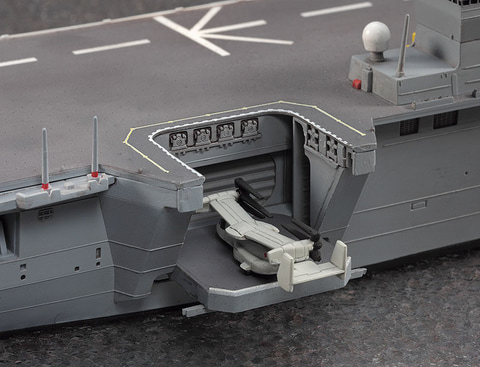 海自史上最大の護衛艦を再現！ プラモデル「海上自衛隊 ヘリコプター