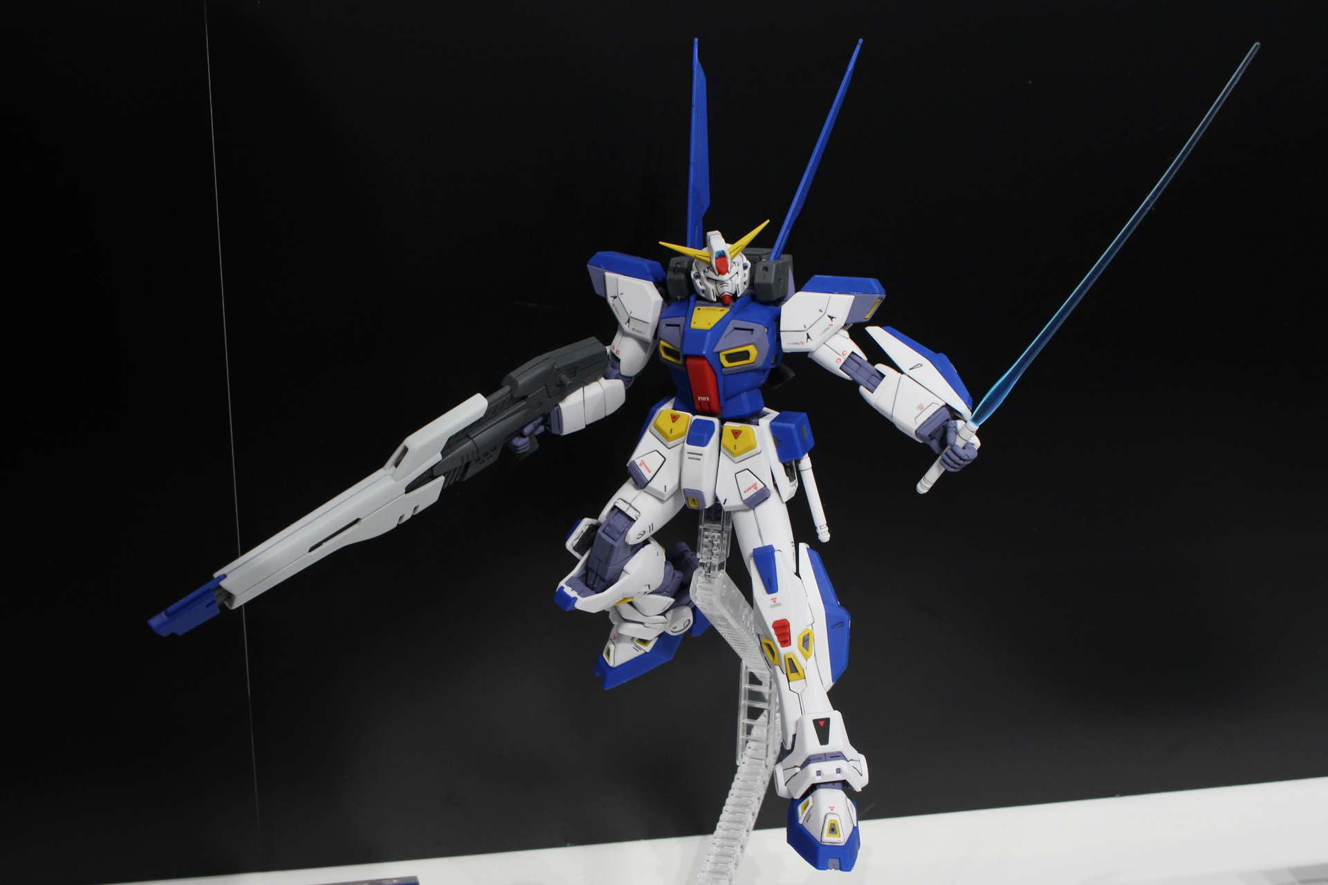 「Oタイプ＆Uタイプ」。指揮官仕様のO（オフィサー）タイプと、大気圏離脱仕様のU（アップリフト）タイプのセット