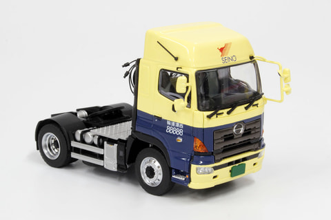 SEINO トレーラー ミニカー　※値下げしました プラッツ、西濃運輸と日本通運のセミトラクター＆トレーラーの1
