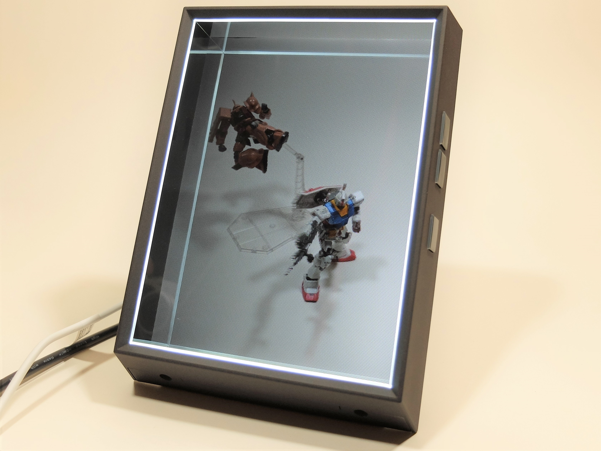 「Looking Glass Portrait」はポートレート画像などを立体表示できるディスプレイデバイス