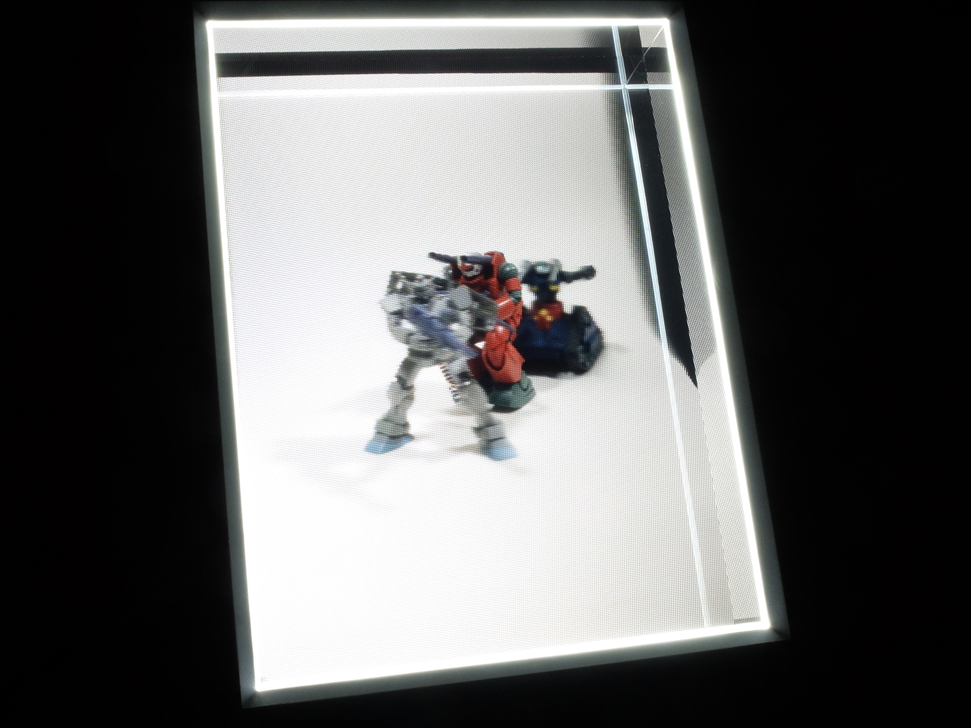 連邦軍V作戦の3体のMSを並べて撮影。立体感が写真でどこまで伝わるかが悩ましい