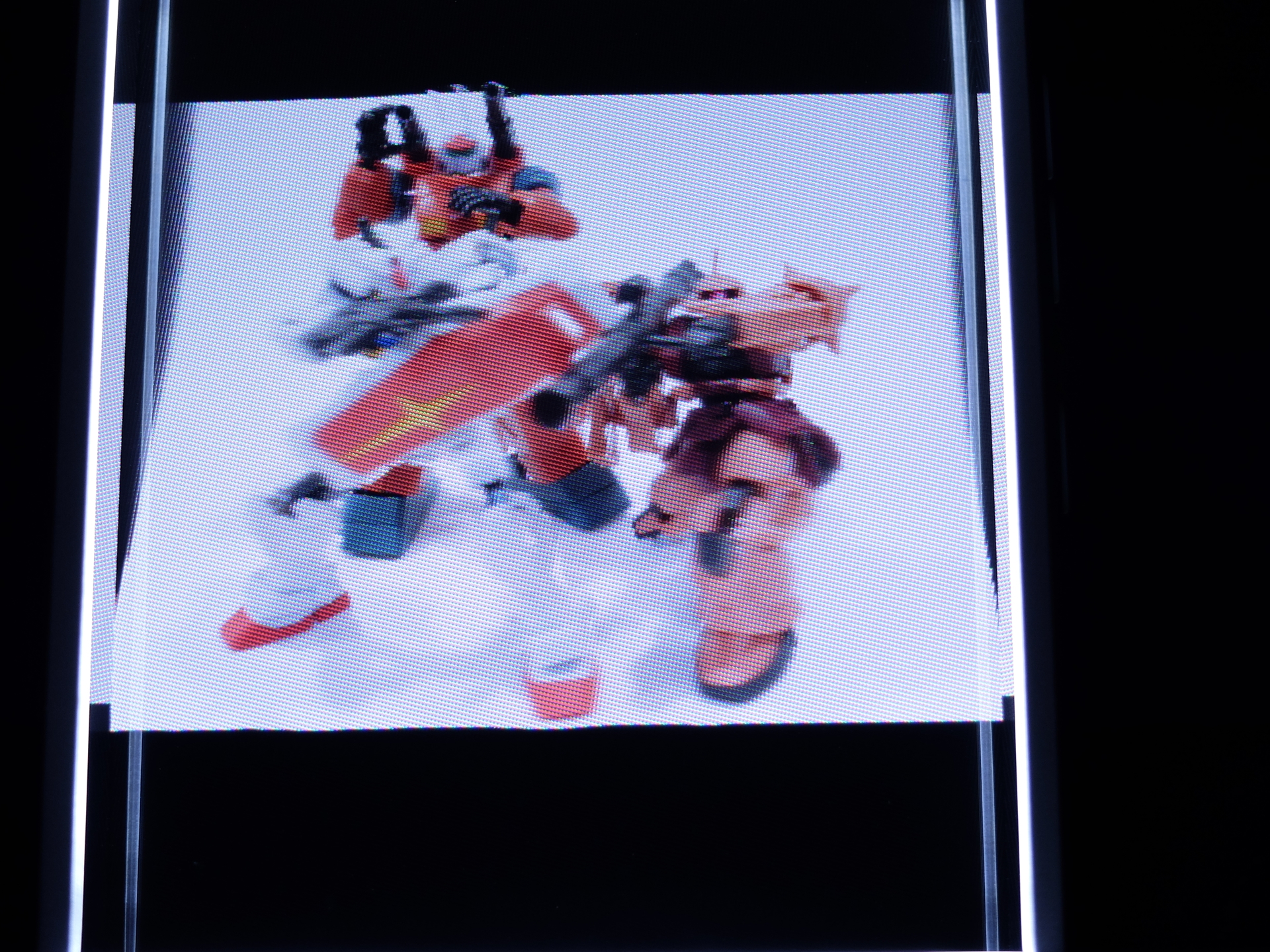 フィギュアの画像もアップロードして変換してみた。前後のモビルスーツの立体感はかなり再現性が高いが、一方でガンキャノンのキャノンや手などには違和感がある。複雑な物は変換にミスが出る可能性もありそうだ