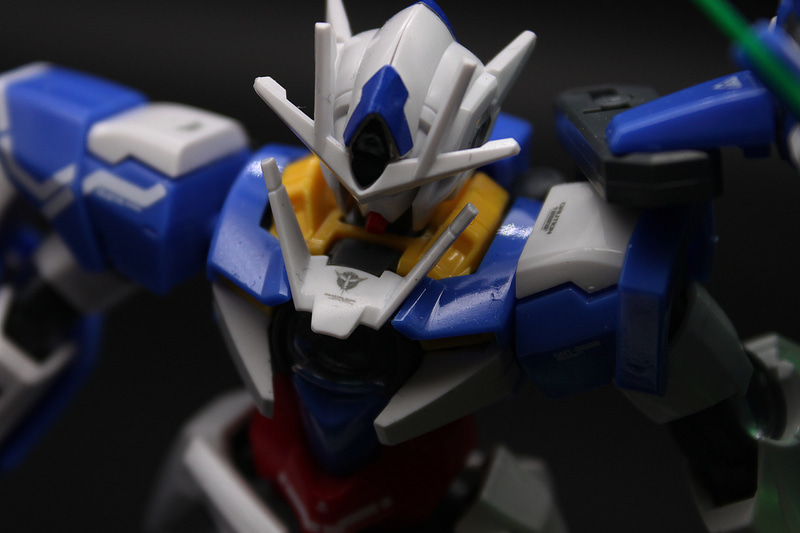 エリのソレスタルビーイングの小さなエンブレムも、パーツとの一体感が出ています