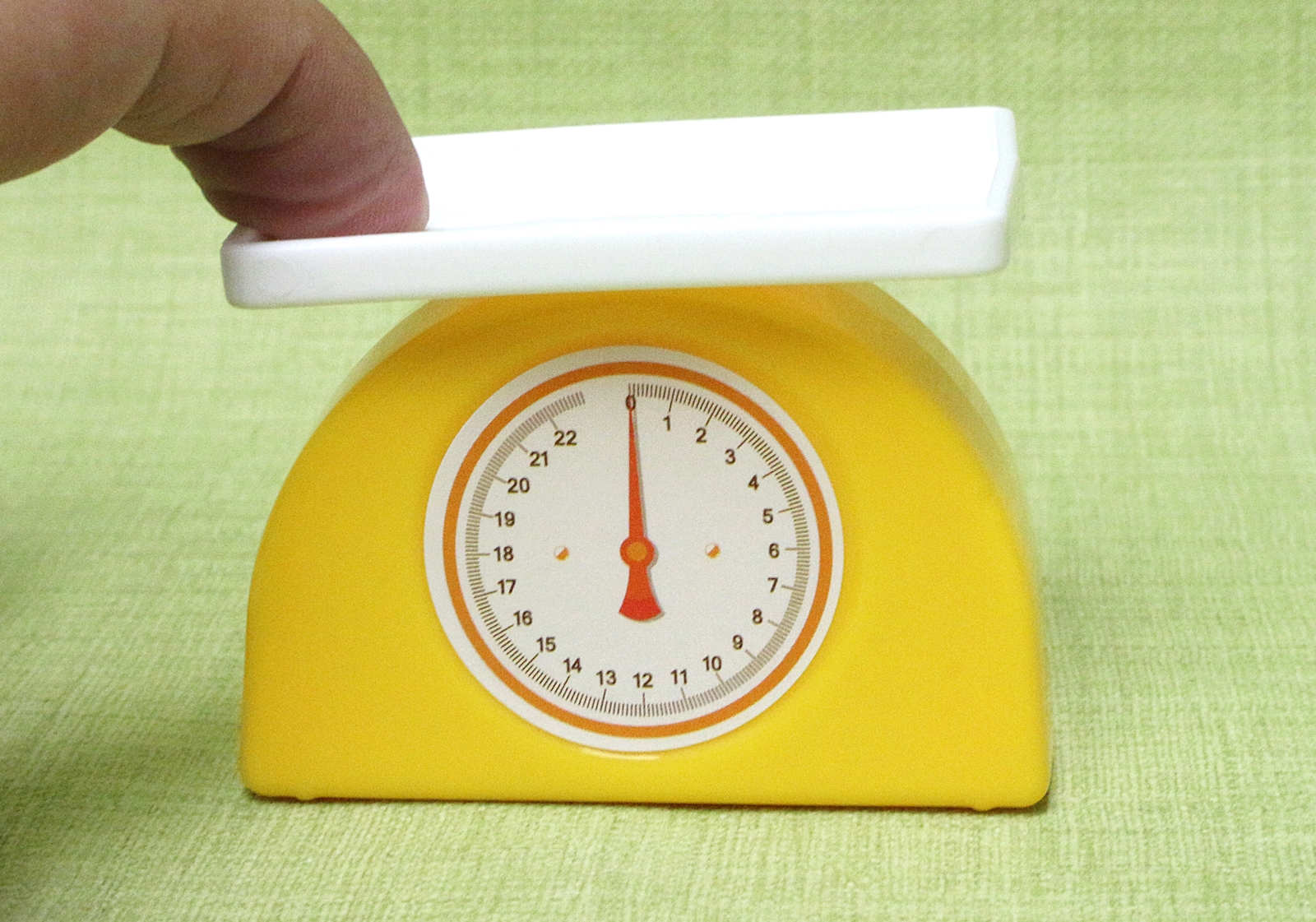 上皿は押すと動く